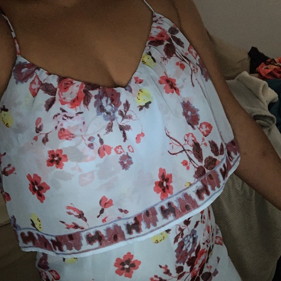 Vera Wang Dresses & Skirts - ❌SOLD❌ 
Flowy Floral Maxi Dress